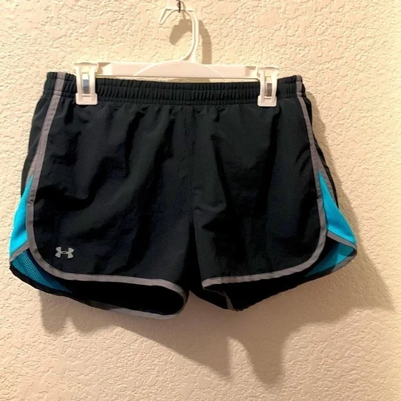 Under Armour Heatgear workout shorts medium - Picture 2 of 8